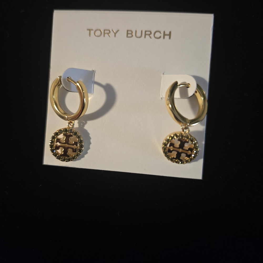 Tory Burch Miller Pavé Drop Huggie Hoop Earrings – Gold wit Green stones -NEW